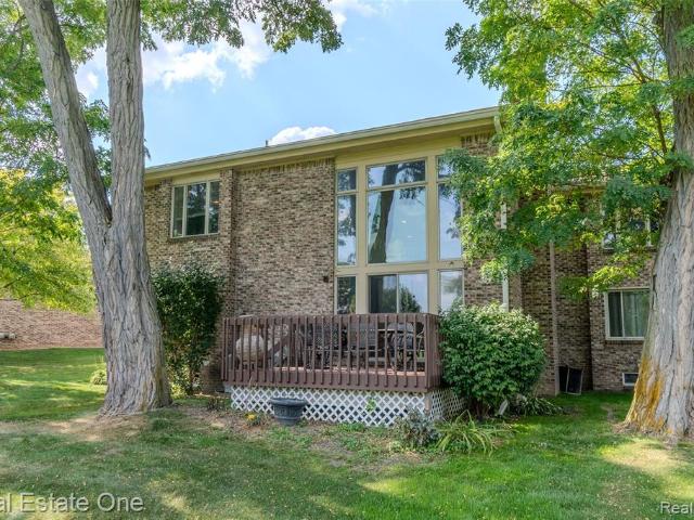 Condo for sale in Waterford, Michigan