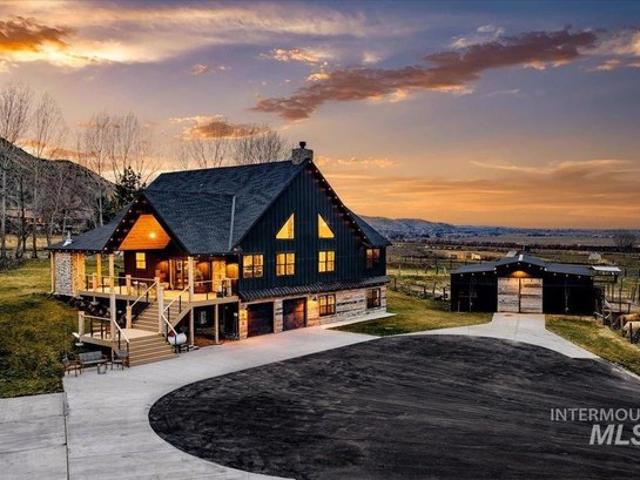 House for sale in Emmett, Gem County