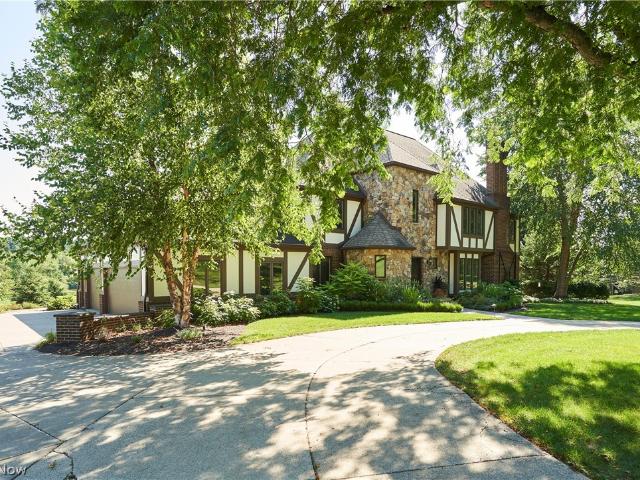 House for sale in Summit, Ohio