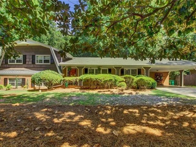House for sale in Dunwoody, Georgia