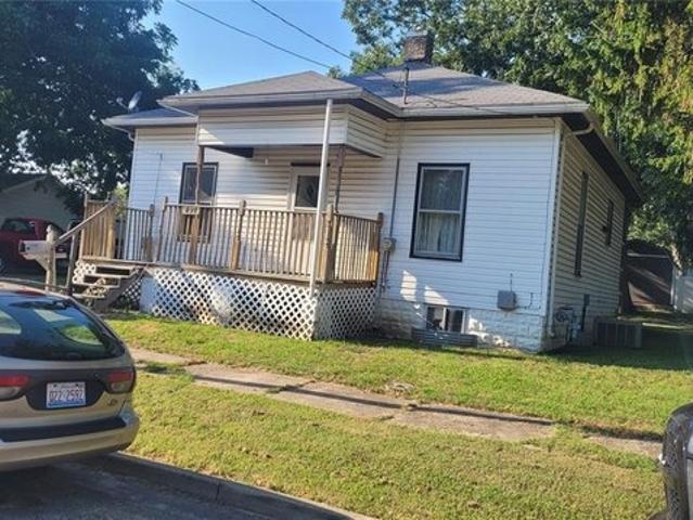 House for sale in Nashville, Illinois