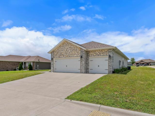 House for sale in Clever, Missouri