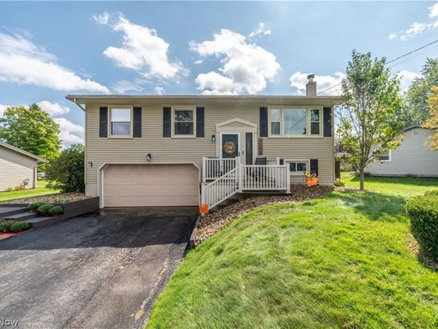 House for sale in Canfield, Mahoning County
