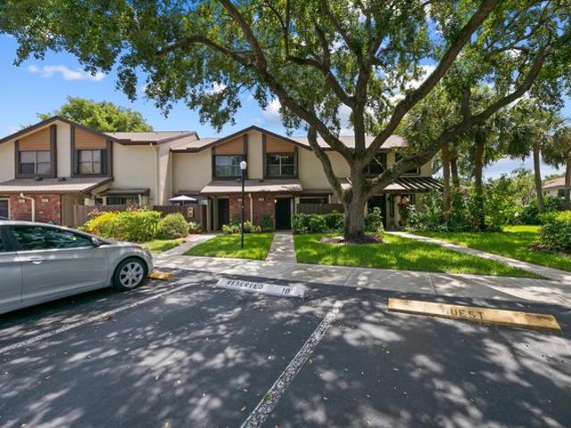 Townhouse for sale in Coconut Creek, Florida
