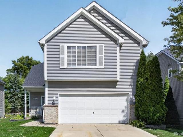 House for sale in Wildflowers of Clarkston, Independence Charter Township