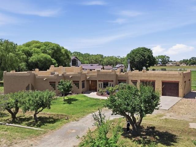 House for sale in Los Lunas, New Mexico