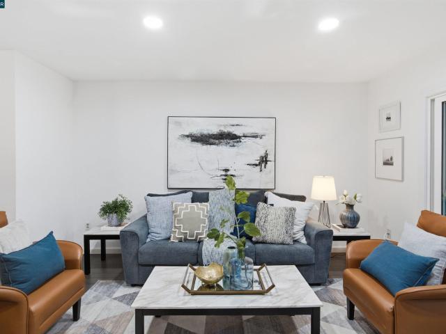 Condo for sale in Martinez, California