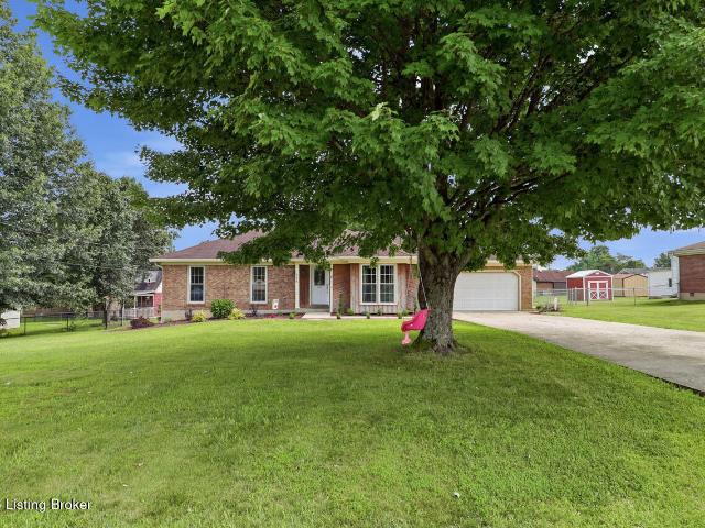 House for sale in Mount Washington, Kentucky