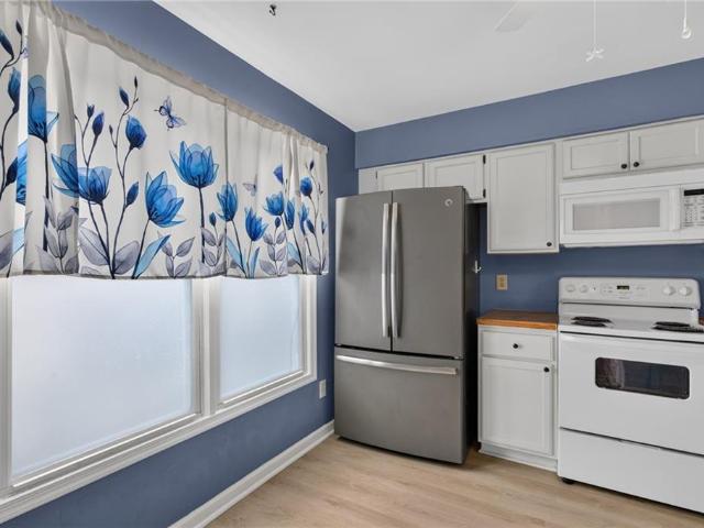Townhouse for sale in London Bridge, Virginia Beach