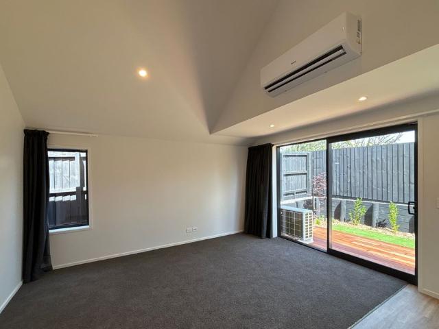 Townhouse for rent in Heathcote, Canterbury