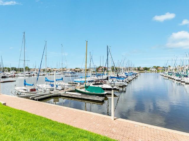 Townhouse for sale in Kemah