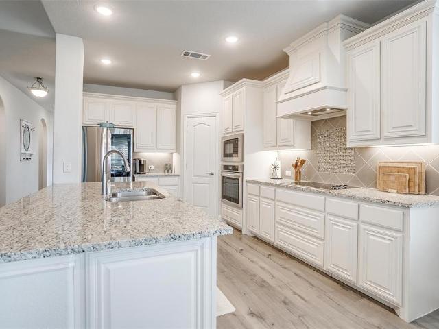 House for sale in Midlothian, Ellis County