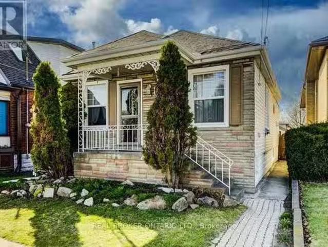 House for sale in Ancaster, Ontario