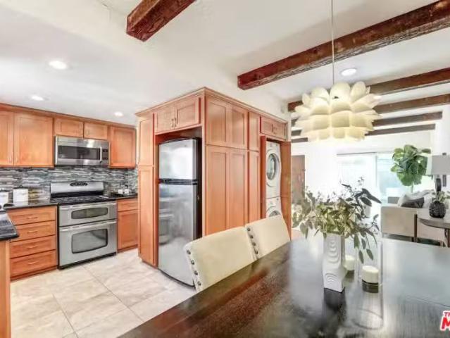 Apartment for rent in Canoga Park, California