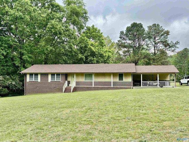 House for sale in Crossville, Alabama