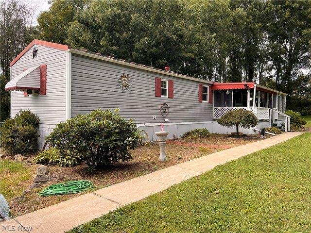House for sale in New Waterford, Ohio