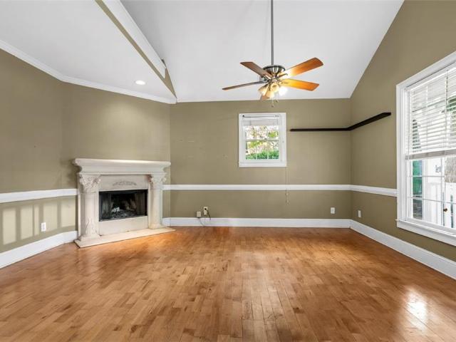 House for sale in Pine Lake