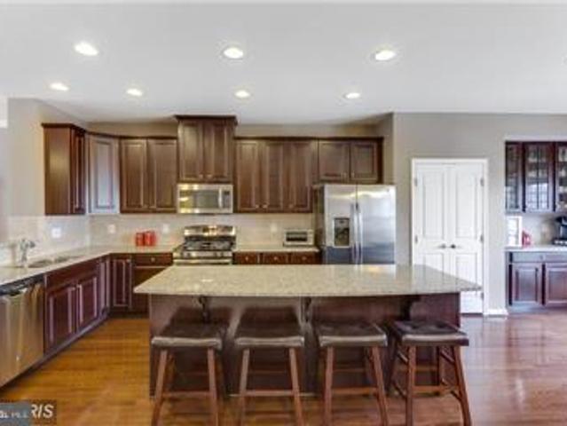 Townhouse for sale in Sterling