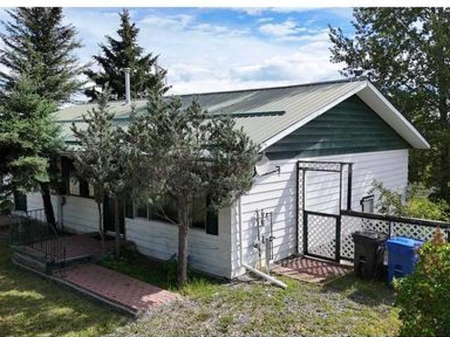House for sale in 100 Mile House, British Columbia