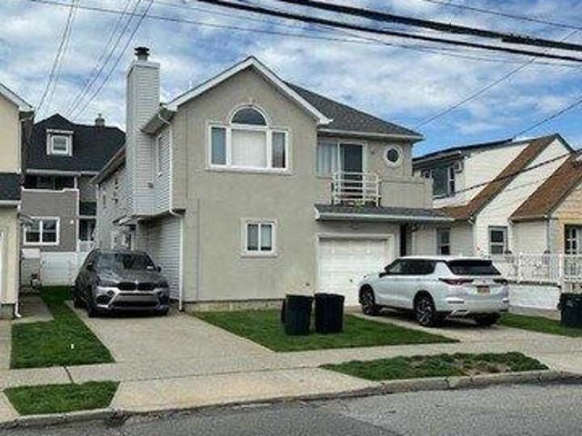 Duplex for sale in Long Beach