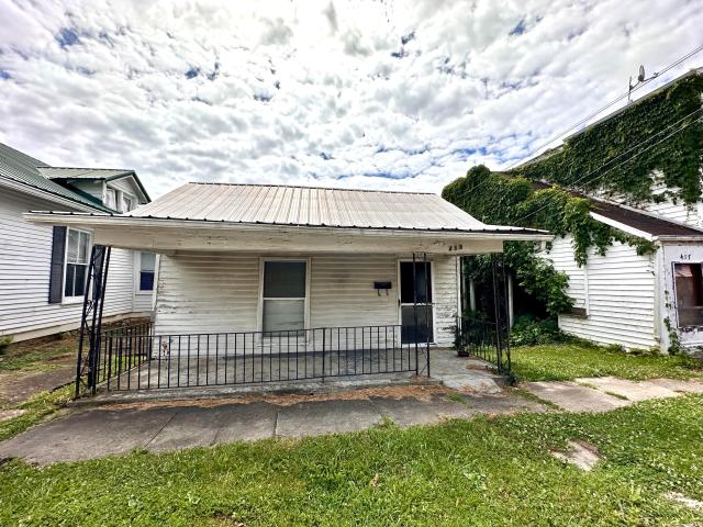 House for sale in Carlisle, Kentucky