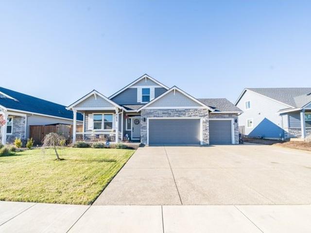 House for sale in Oregonia