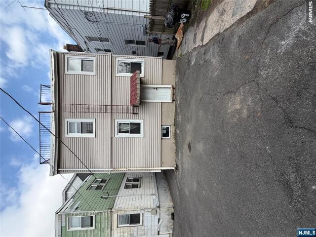 Duplex for rent in East Orange, New Jersey
