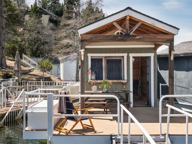 Property for sale in Cedar Glen, California