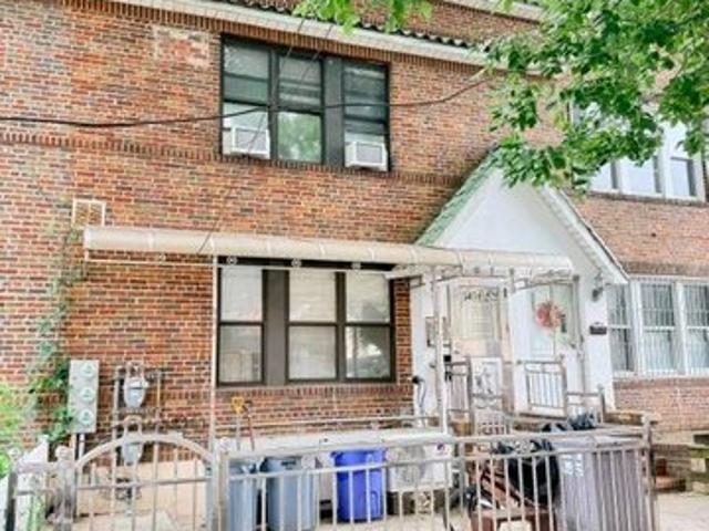 House for sale in Queens, Arverne
