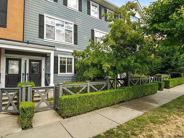 Condo for sale in Surrey, British Columbia