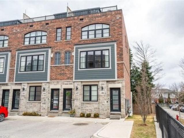 Townhouse for sale in Ancaster, Ontario