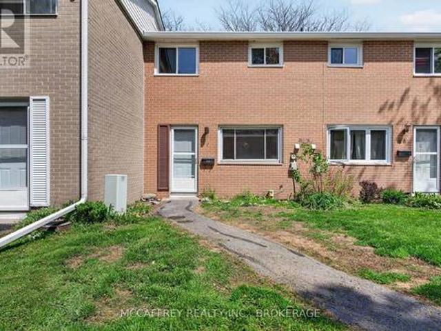 Townhouse for sale in Kingston, Ontario