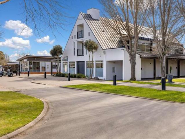 Apartment for sale in Canterbury