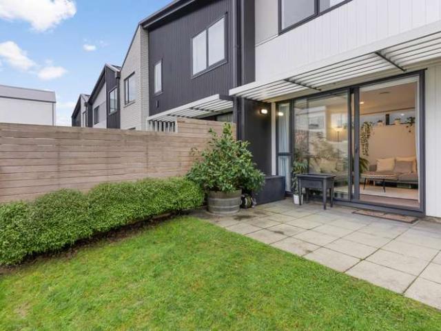 Townhouse for sale in Linden, Wellington