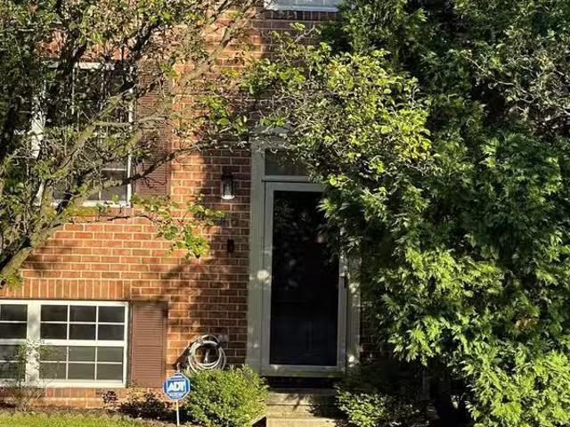 Condo for sale in Parkville