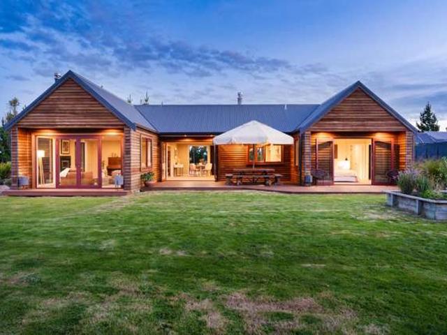 Property for sale in Otakou