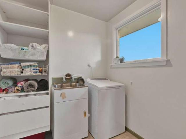 House for sale in Chaslands, Canterbury