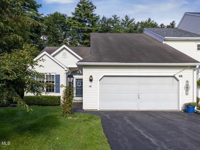 Townhouse for sale in Cleverdale, New York