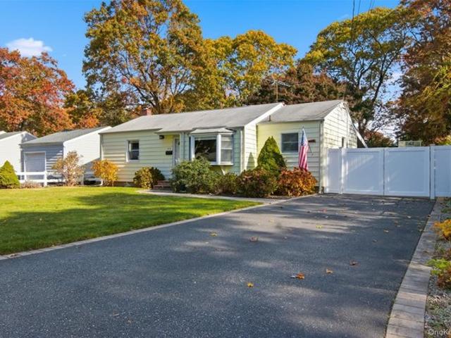 House for sale in Huntington, New York