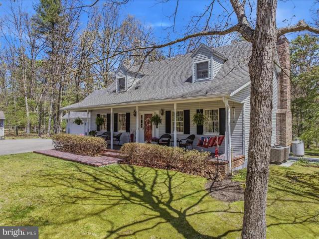 House for sale in Berkeley Springs, West Virginia