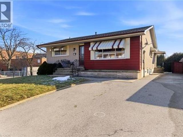 House for sale in Ancaster, Ontario