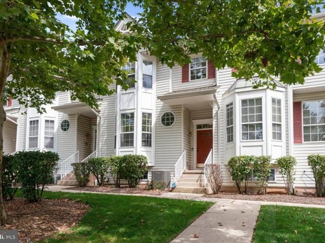 Townhouse for sale in Raritan, New Jersey