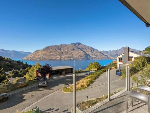House for sale in Otakou
