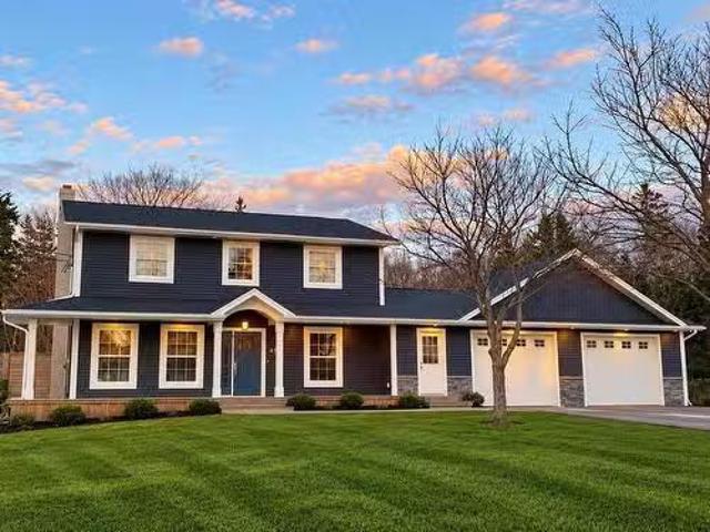 House for sale in Stratford, Town of Stratford
