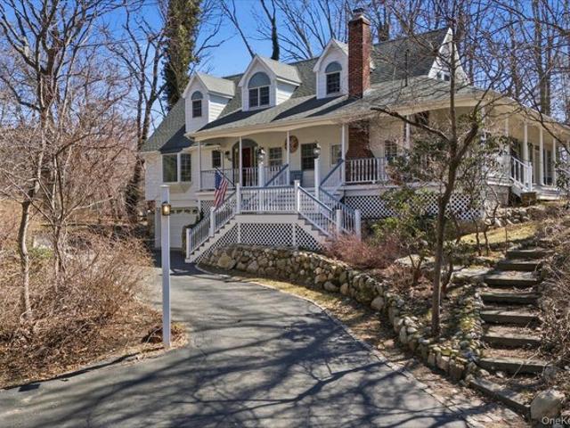 House for sale in Miller Place, New York