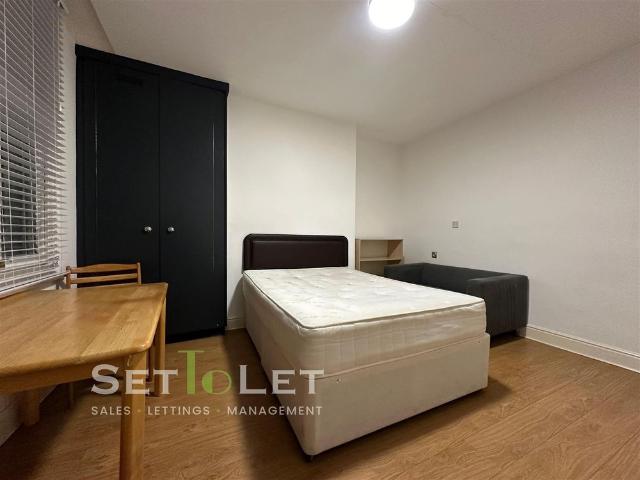 Apartment for rent in Highfields, Old Wharf