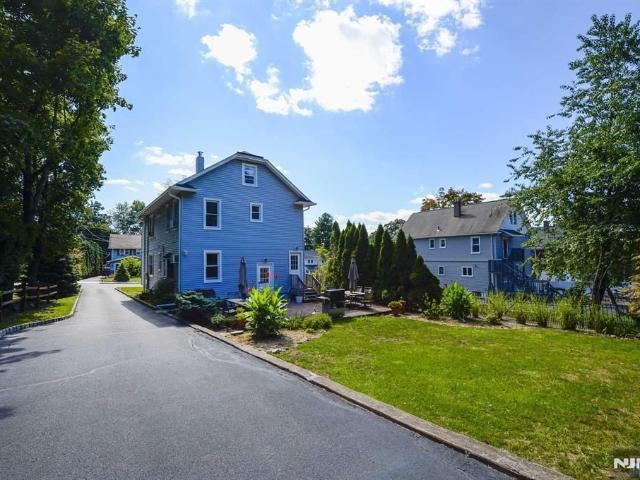 Duplex for rent in Midland Park, New Jersey