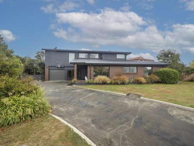 House for sale in Otakou