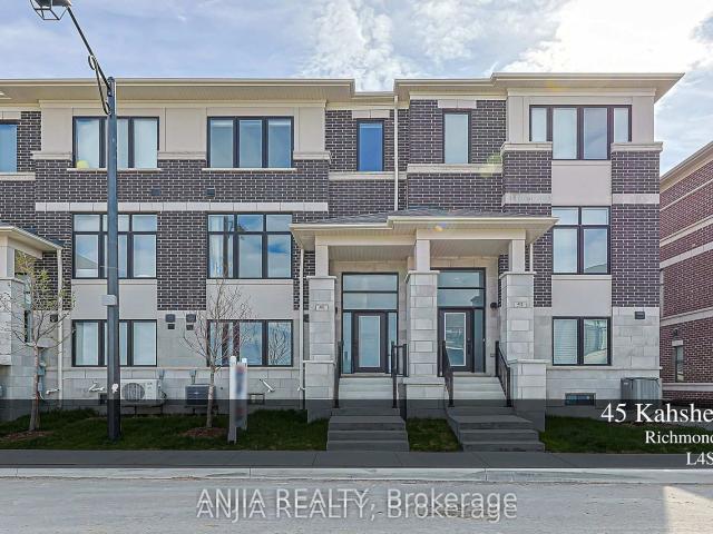 Townhouse for sale in Woburn, Ontario