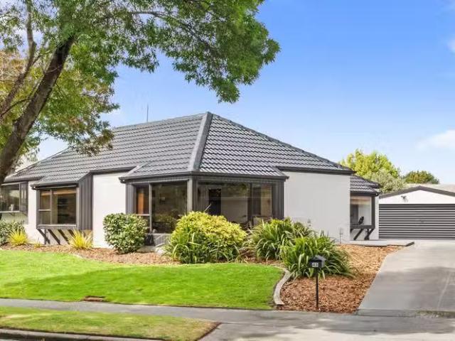 House for sale in Chaslands, Canterbury